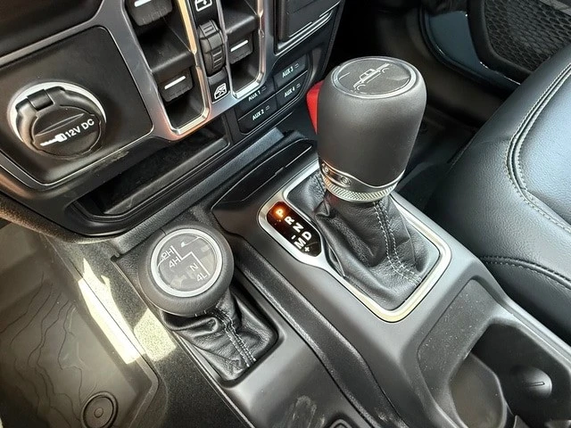 2026 Jeep JT Gladiator - Image 25 of 30