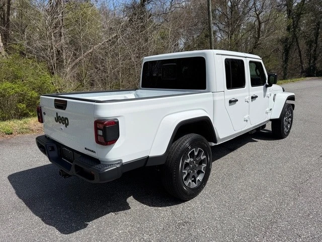 2026 Jeep JT Gladiator - Image 7 of 21