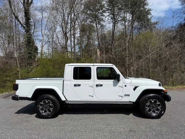 2026 Jeep JT Gladiator - Image 6 of 21