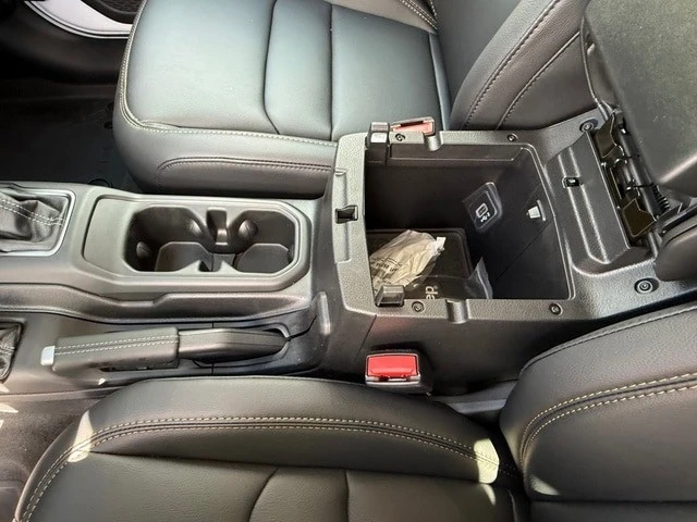 2026 Jeep JT Gladiator - Image 26 of 29