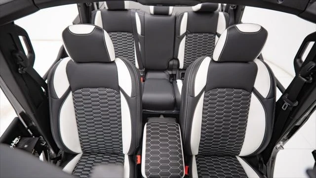 2026 Jeep JT Gladiator - Image 10 of 21