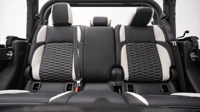 2026 Jeep JT Gladiator - Image 15 of 21