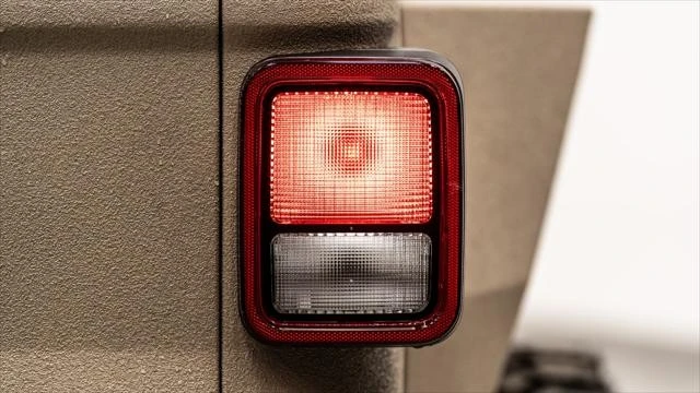 2026 Jeep JT Gladiator - Image 8 of 21