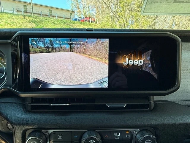 2026 Jeep JT Gladiator - Image 22 of 29