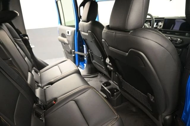 2026 Jeep JT Gladiator - Image 14 of 20