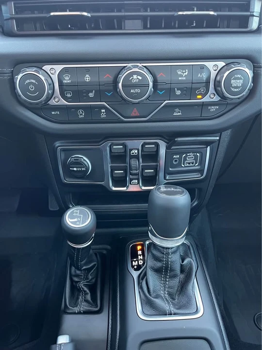 2026 Jeep JT Gladiator - Image 12 of 14
