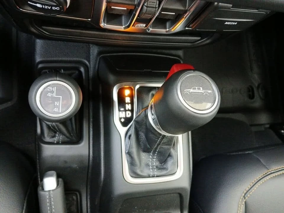 2026 Jeep JT Gladiator - Image 16 of 20