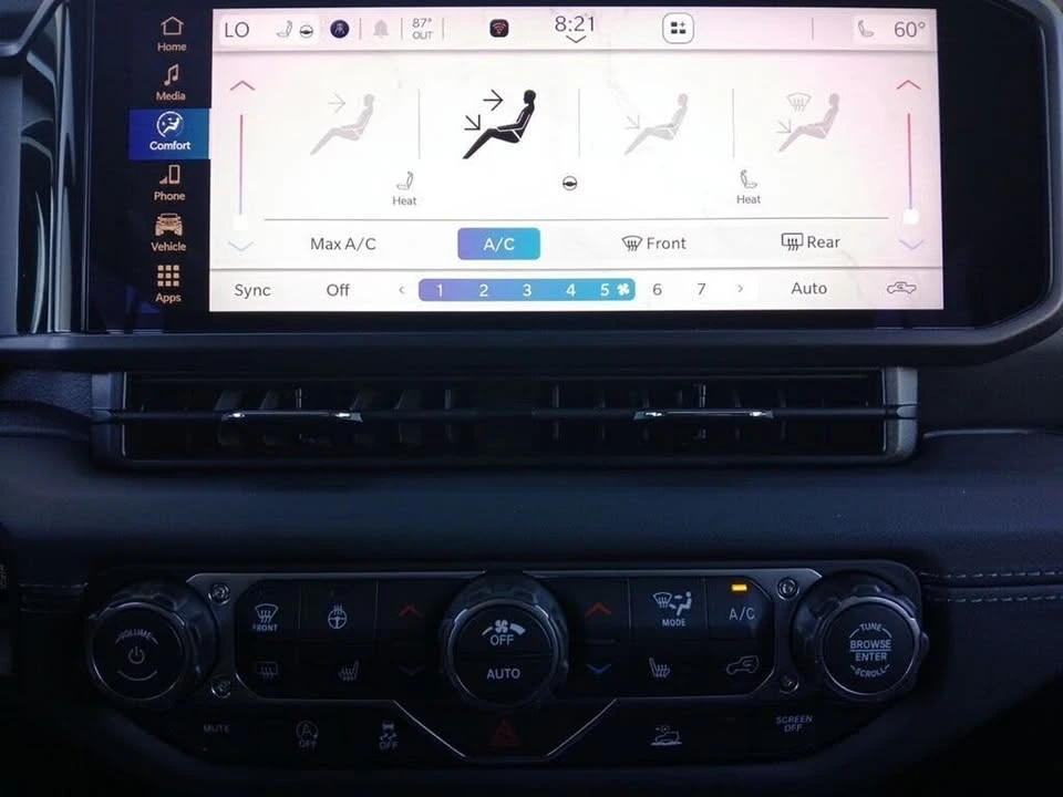 2026 Jeep JT Gladiator - Image 10 of 20