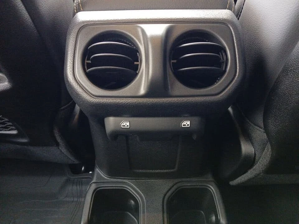 2026 Jeep JT Gladiator - Image 11 of 20