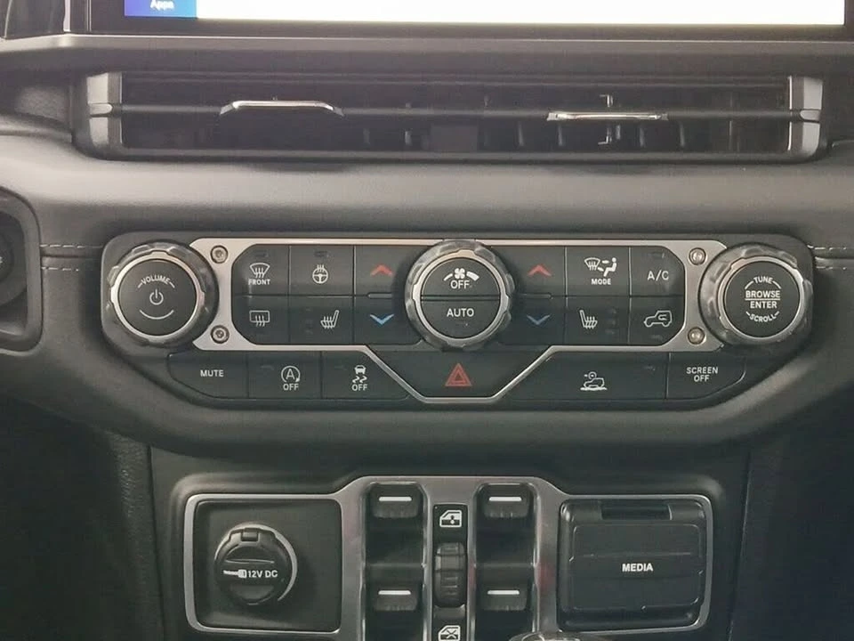 2026 Jeep JT Gladiator - Image 10 of 20