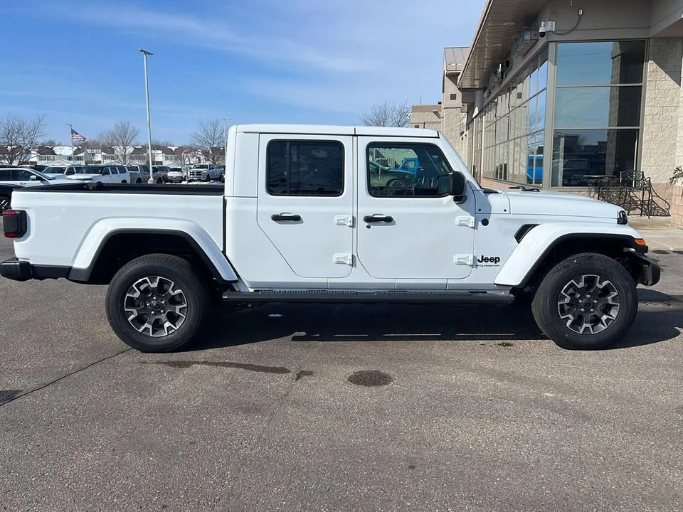 2026 Jeep JT Gladiator - Image 7 of 19