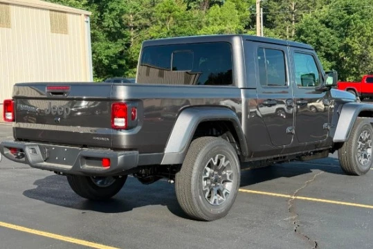 2026 Jeep JT Gladiator - Image 4 of 11