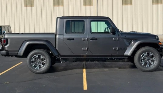 2026 Jeep JT Gladiator - Image 3 of 11