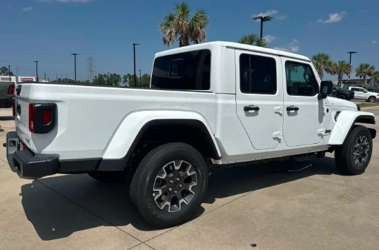 2026 Jeep JT Gladiator - Image 4 of 11