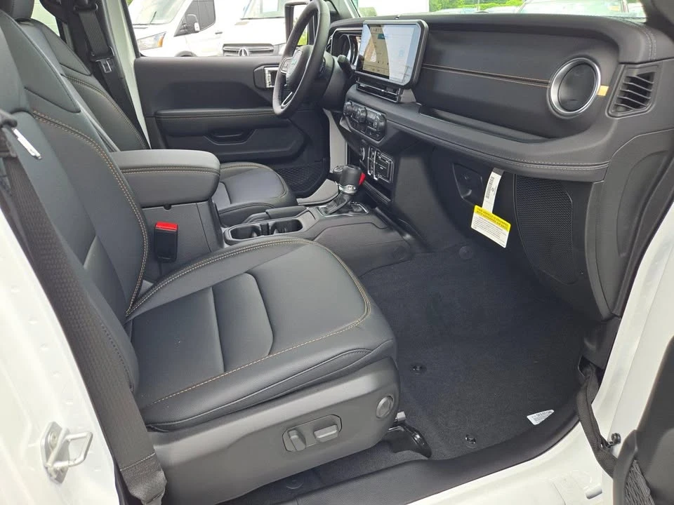 2026 Jeep JT Gladiator - Image 15 of 20