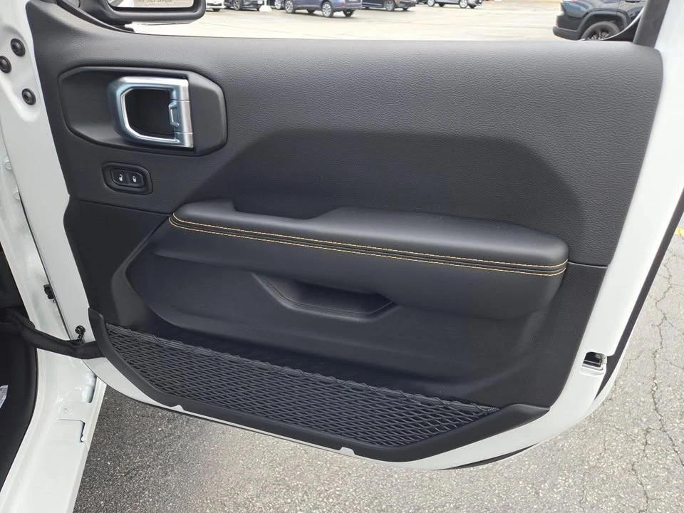 2026 Jeep JT Gladiator - Image 14 of 20
