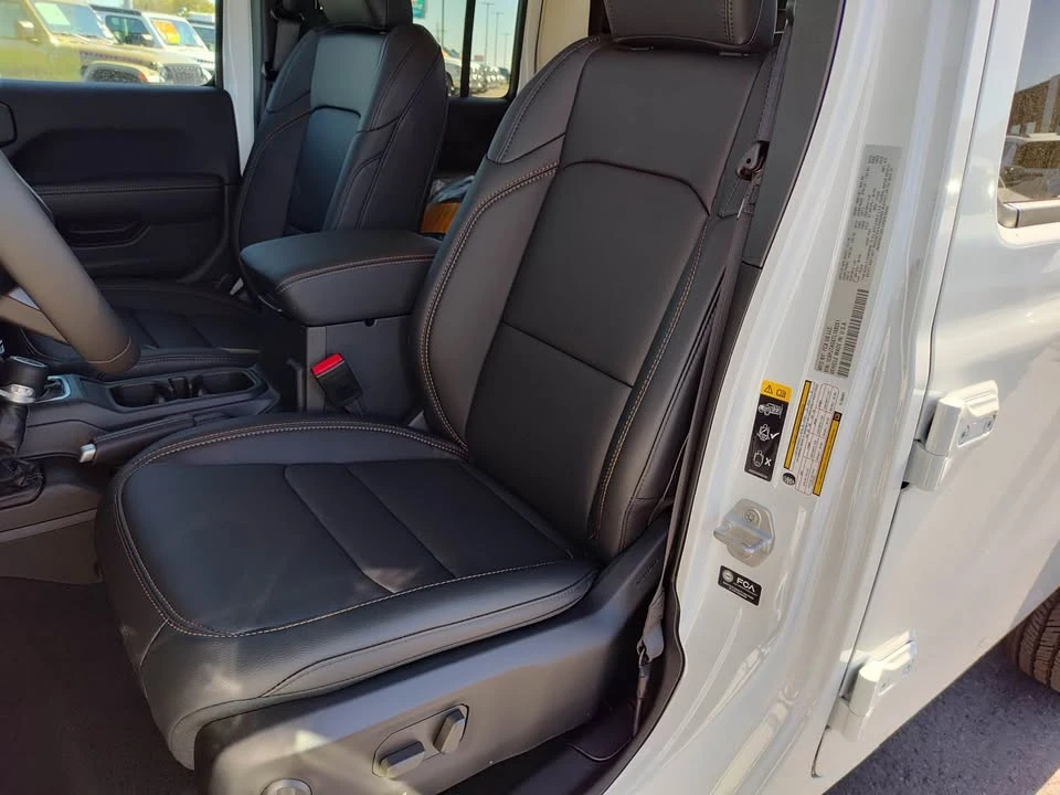 2026 Jeep JT Gladiator - Image 7 of 12