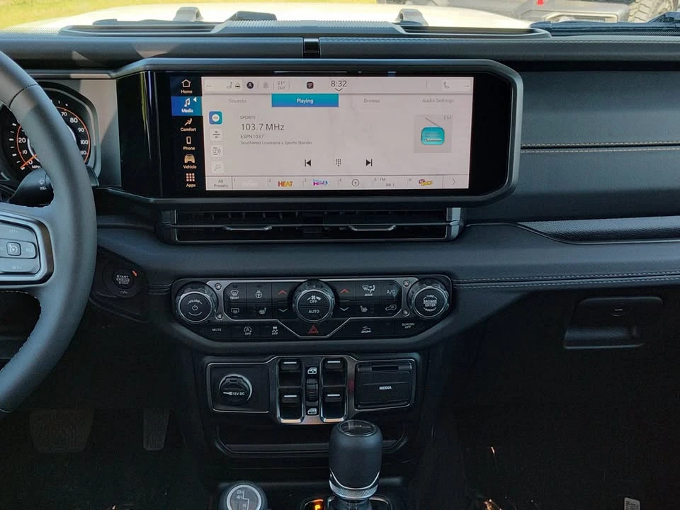 2026 Jeep JT Gladiator - Image 11 of 12