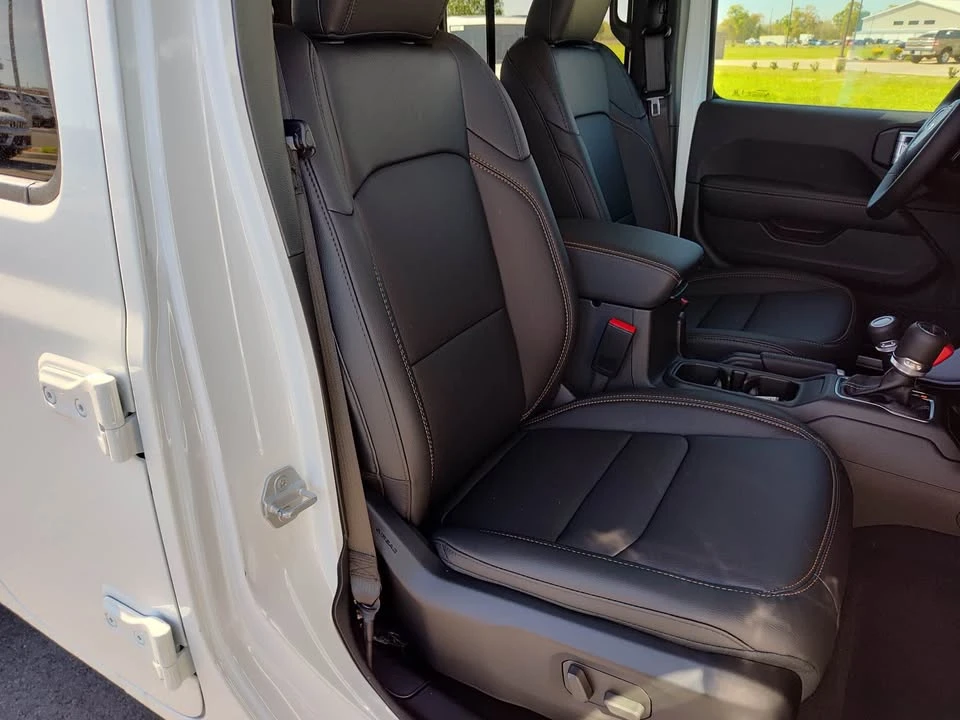 2026 Jeep JT Gladiator - Image 8 of 12