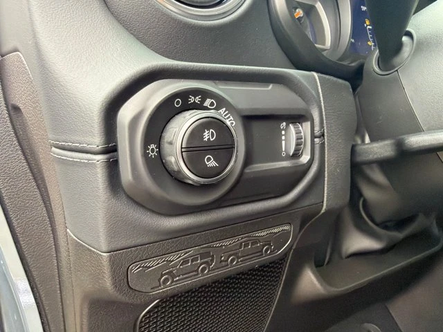 2026 Jeep JT Gladiator - Image 13 of 20