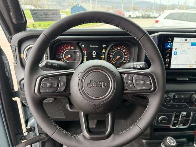 2026 Jeep JT Gladiator - Image 15 of 20