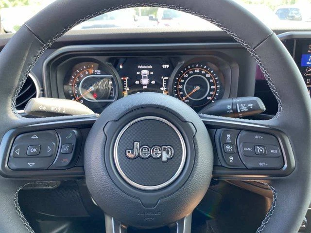 2026 Jeep JT Gladiator - Image 14 of 16