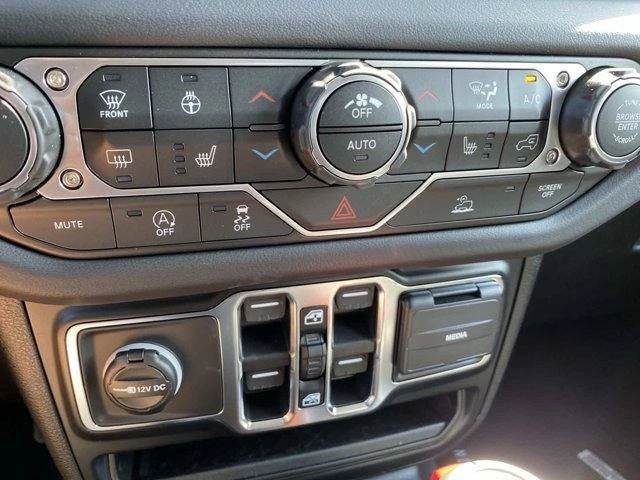 2026 Jeep JT Gladiator - Image 12 of 16