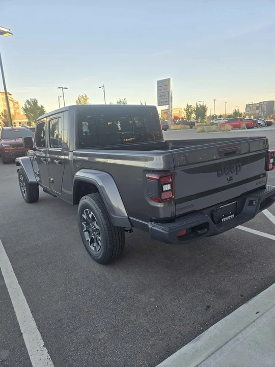 2026 Jeep JT Gladiator - Image 2 of 7