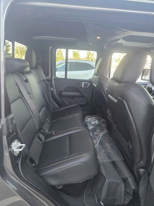 2026 Jeep JT Gladiator - Image 6 of 7