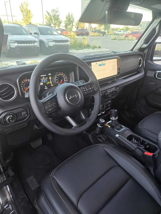 2026 Jeep JT Gladiator - Image 4 of 7
