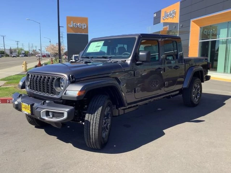 2026 Jeep JT Gladiator - Image 2 of 9