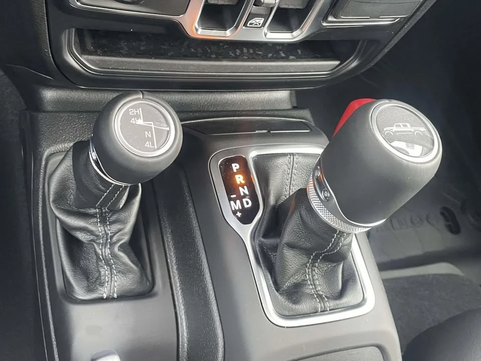 2026 Jeep JT Gladiator - Image 14 of 16