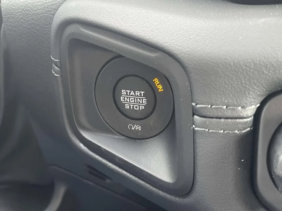 2026 Jeep JT Gladiator - Image 15 of 16