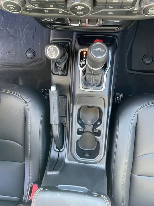 2026 Jeep JT Gladiator - Image 17 of 20