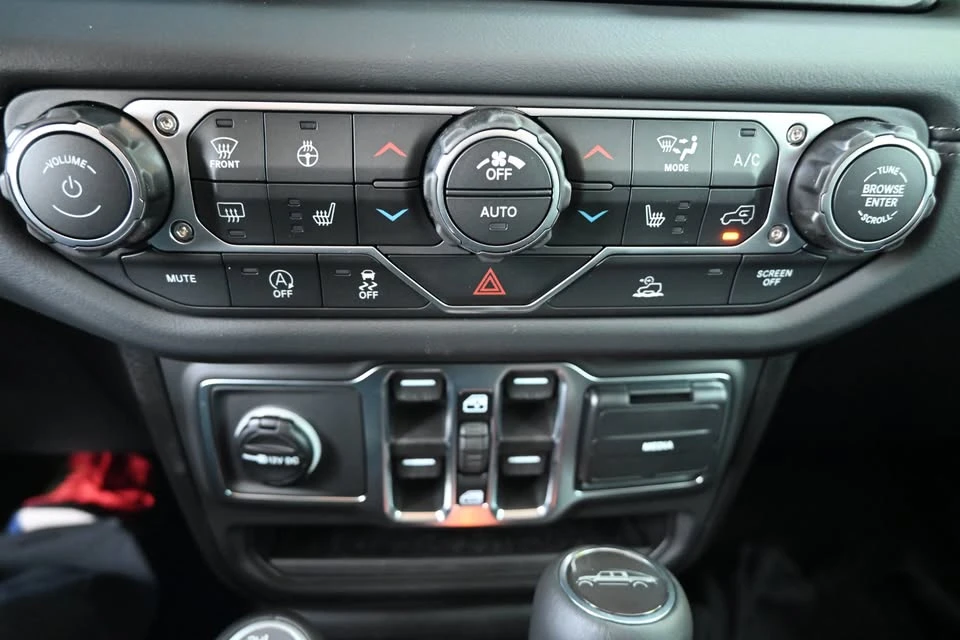 2026 Jeep JT Gladiator - Image 16 of 19