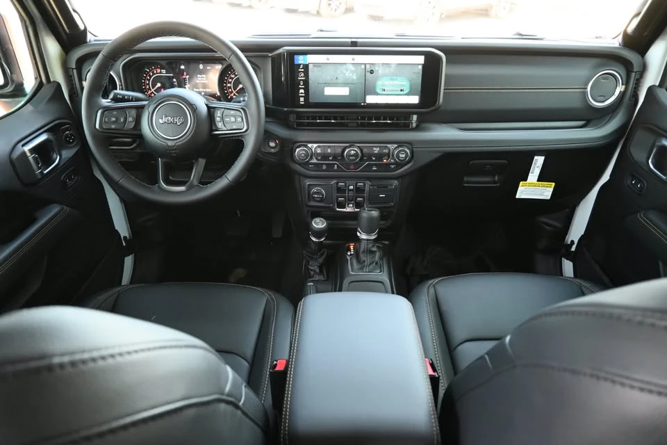 2026 Jeep JT Gladiator - Image 18 of 19