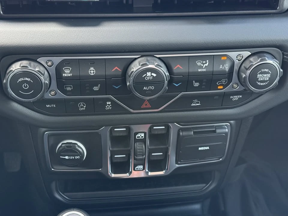 2026 Jeep JT Gladiator - Image 17 of 19