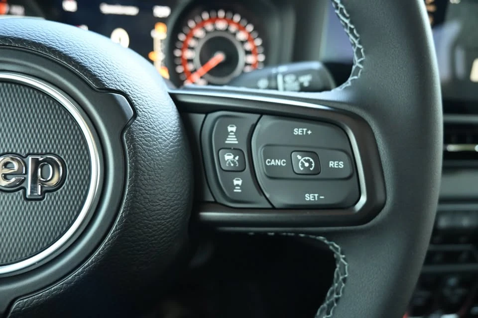 2026 Jeep JT Gladiator - Image 10 of 19