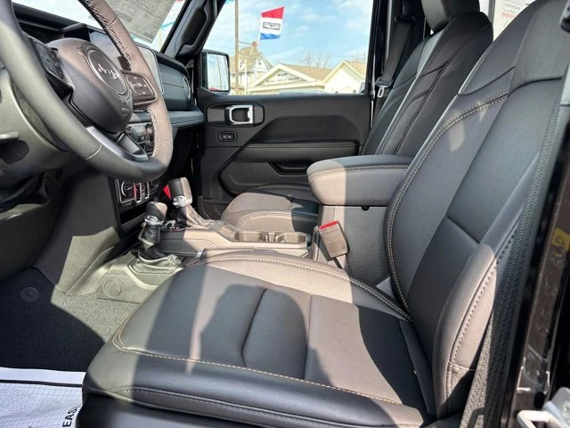 2026 Jeep JT Gladiator - Image 15 of 20