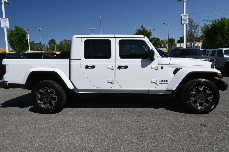 2026 Jeep JT Gladiator - Image 2 of 19