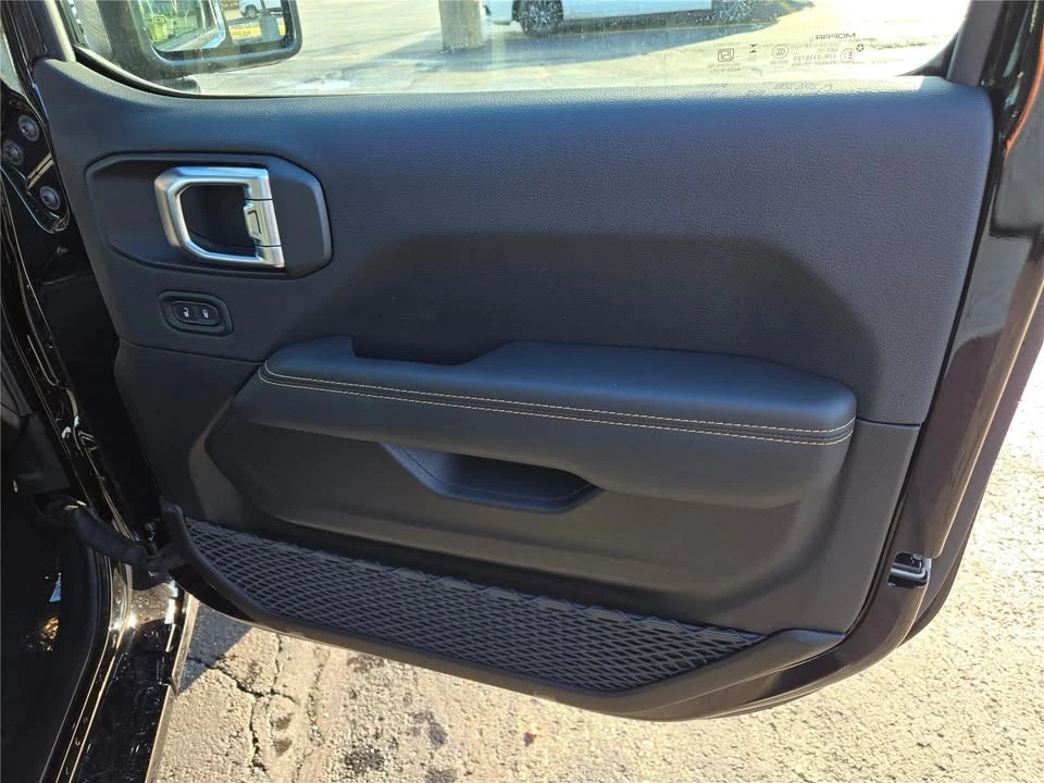 2026 Jeep JT Gladiator - Image 5 of 20