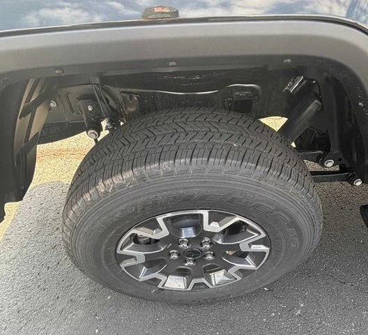 2026 Jeep JT Gladiator - Image 10 of 20