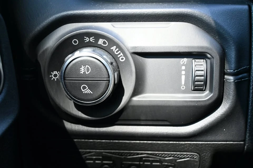 2026 Jeep JT Gladiator - Image 17 of 19
