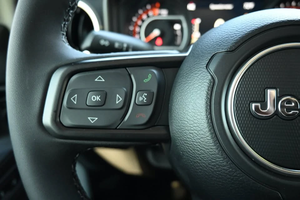 2026 Jeep JT Gladiator - Image 9 of 19