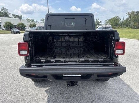 2026 Jeep JT Gladiator - Image 5 of 12