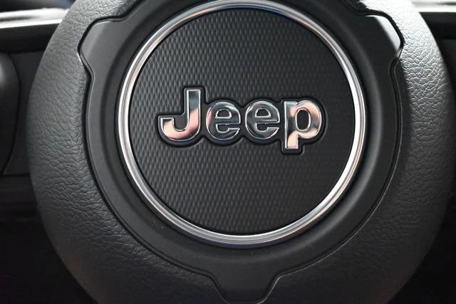 2026 Jeep JT Gladiator - Image 8 of 20