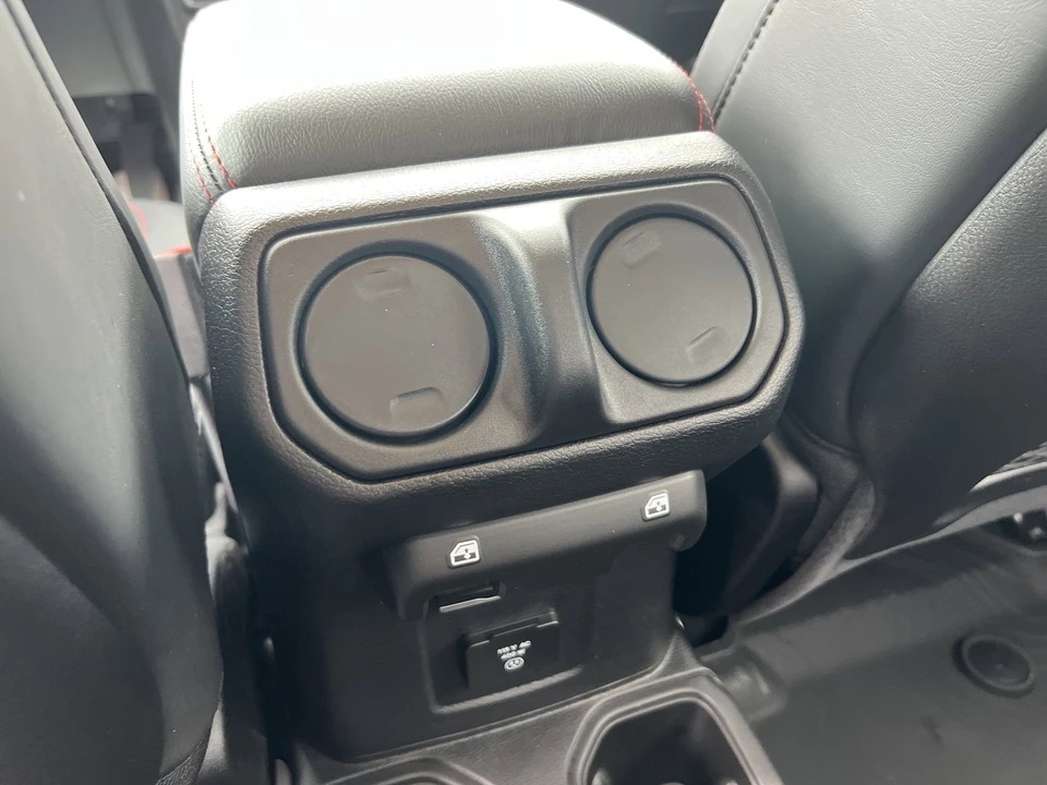2026 Jeep JT Gladiator - Image 15 of 31