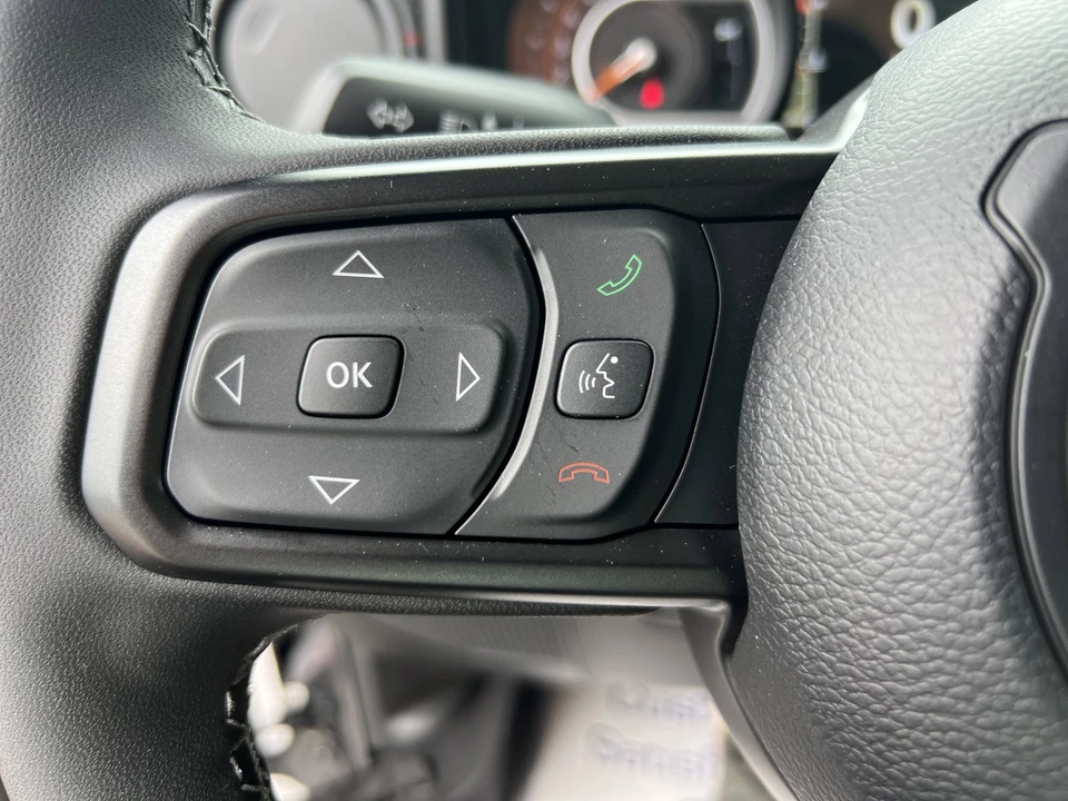 2026 Jeep JT Gladiator - Image 25 of 31