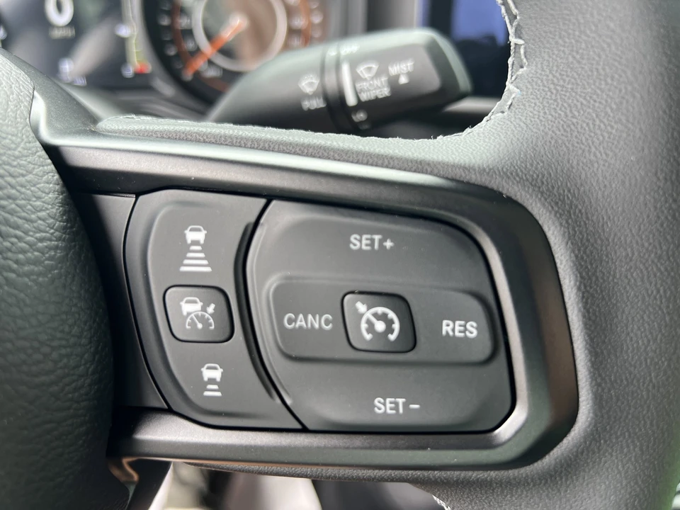 2026 Jeep JT Gladiator - Image 24 of 31