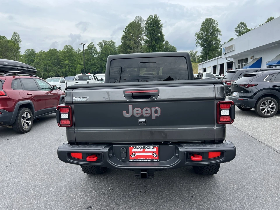 2026 Jeep JT Gladiator - Image 2 of 31